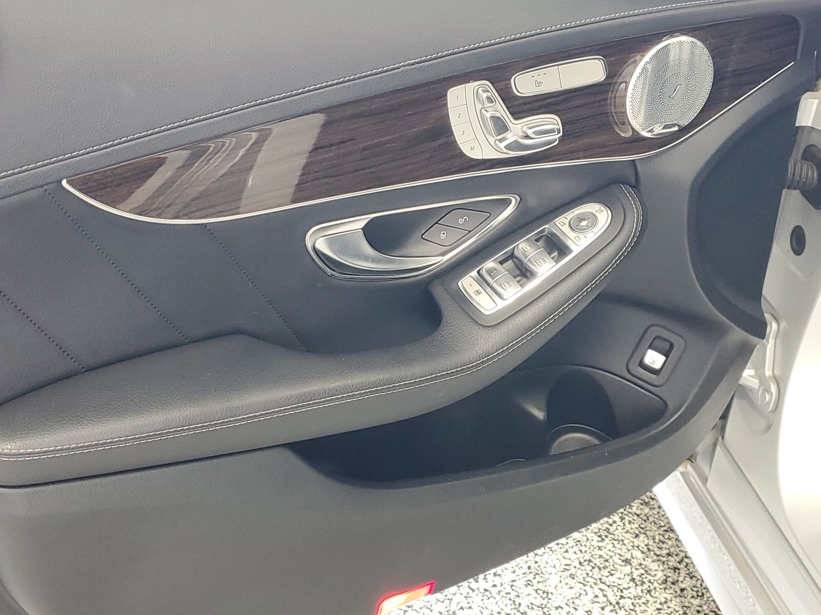 Used 2015 Silver Mercedes-Benz C 400 image 6
