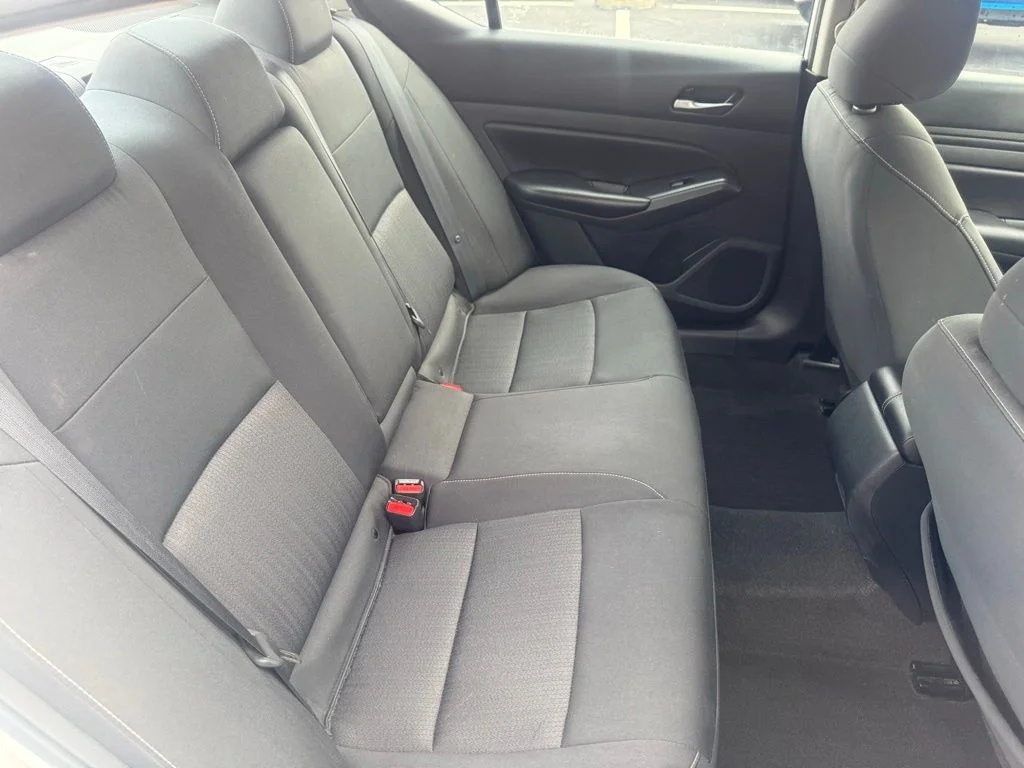 Used 2022 White Nissan 2.5 image 35