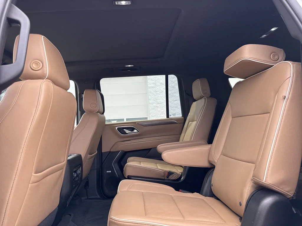 Used 2022 Iridescent Pearl Tricoat Chevrolet Premier image 36