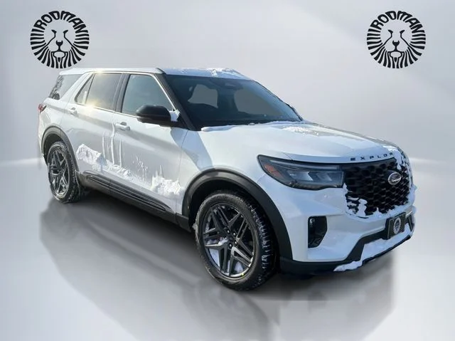New 2026 Star White Metallic Tri-Coat Ford ST image 3