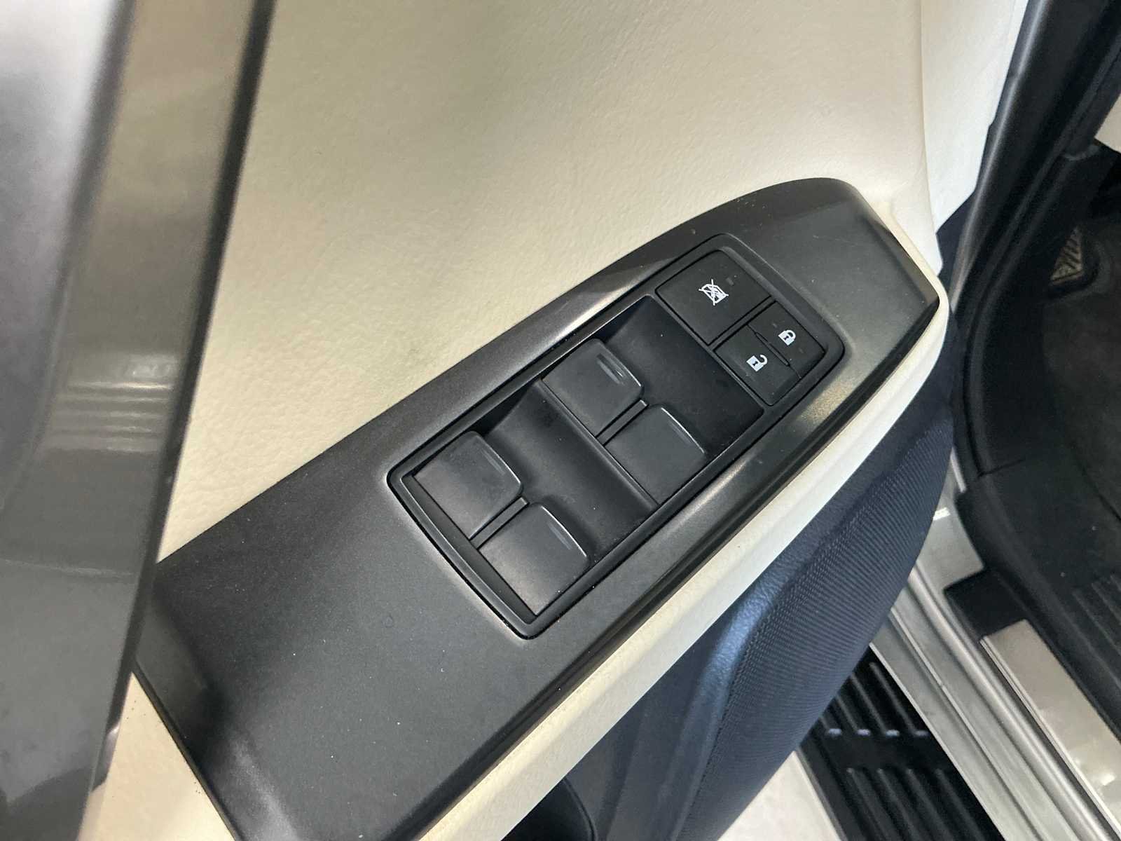 Used 2022 Atomic Silver Lexus Luxury image 21