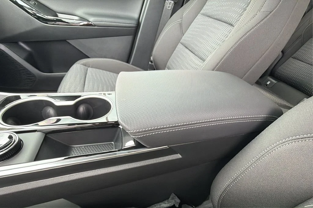 New 2027 Sterling Gray Metallic Chevrolet LT image 28