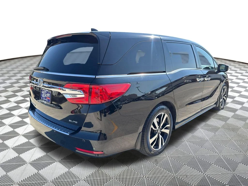Certified Used 2018 Black Honda Elite image 5