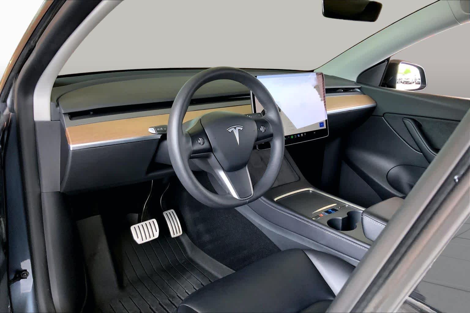 Used 2022 Deep Blue Metallic Tesla Performance image 16