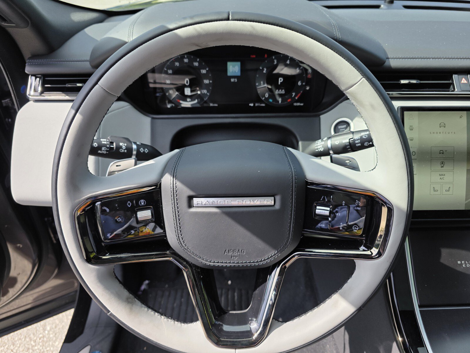 New 2026 Charente Grey Land Rover P250 Belgravia Edition image 14