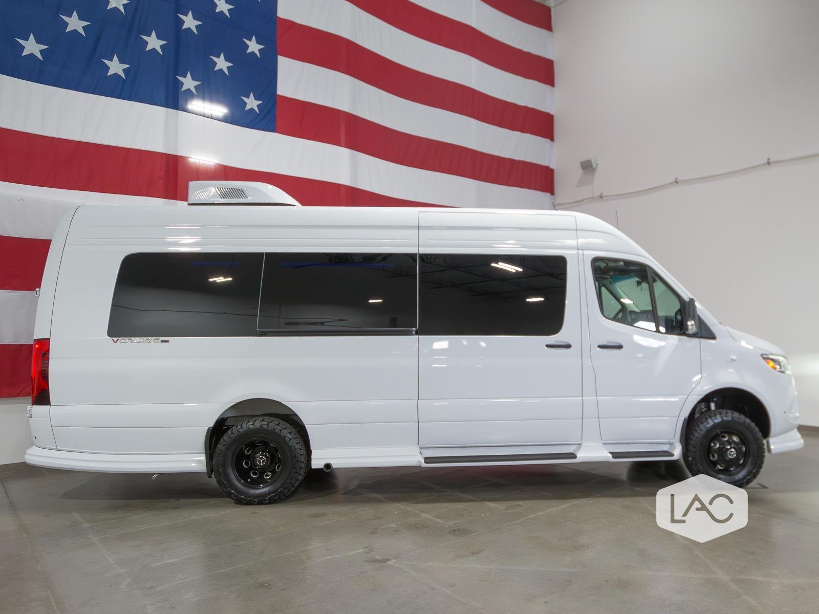 New 2026 WHITE OGV LUXURY COACH AWD (10OBA)1080 ANYWHERE w/ ADV PKG 2.1 image 37