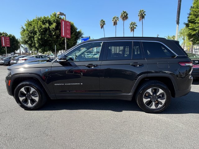 Used 2024  Jeep 4xe image 4