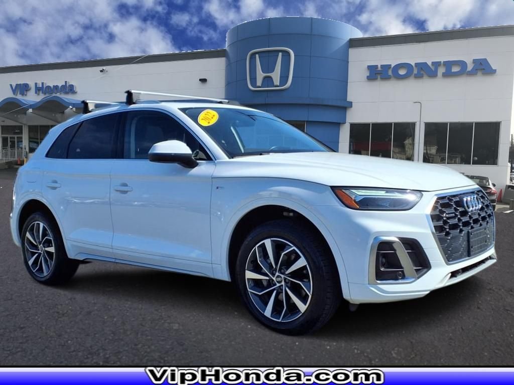 2023 Audi Q5 45 Premium Plus's photo