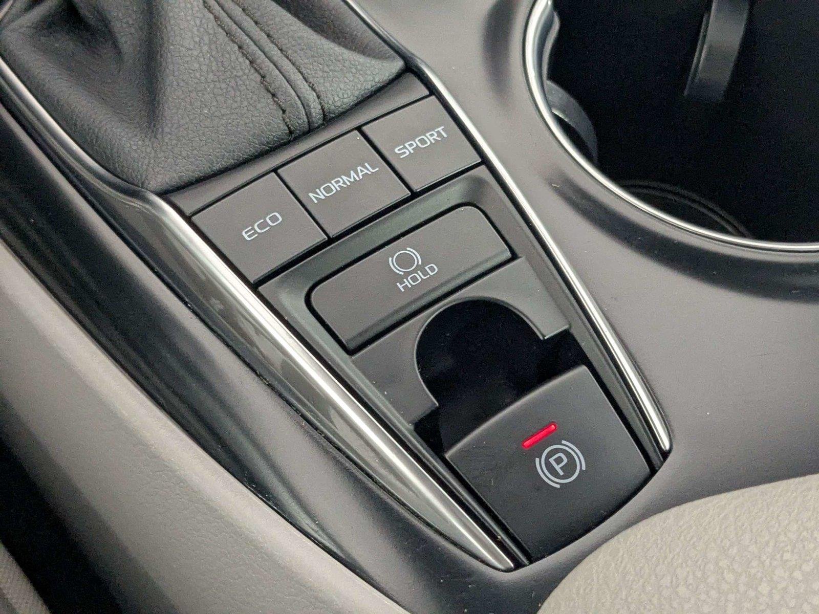 Certified Used 2020 Wind Chill Pearl Toyota XSE image 24