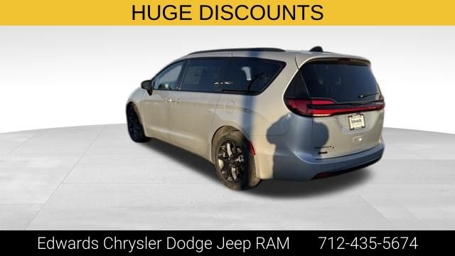 2026 Chrysler Pacifica Select - Photo 6