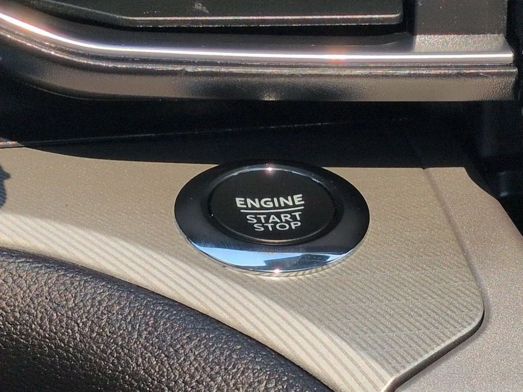 Used 2023 Gray Metallic Ford XLT image 15