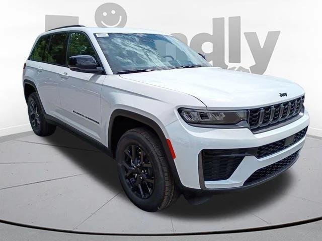 New 2026 Bright White Clear-Coat Exterior Paint Jeep Laredo image 3