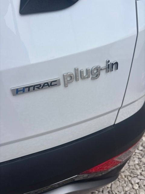 Used 2024 White Hyundai Limited image 6
