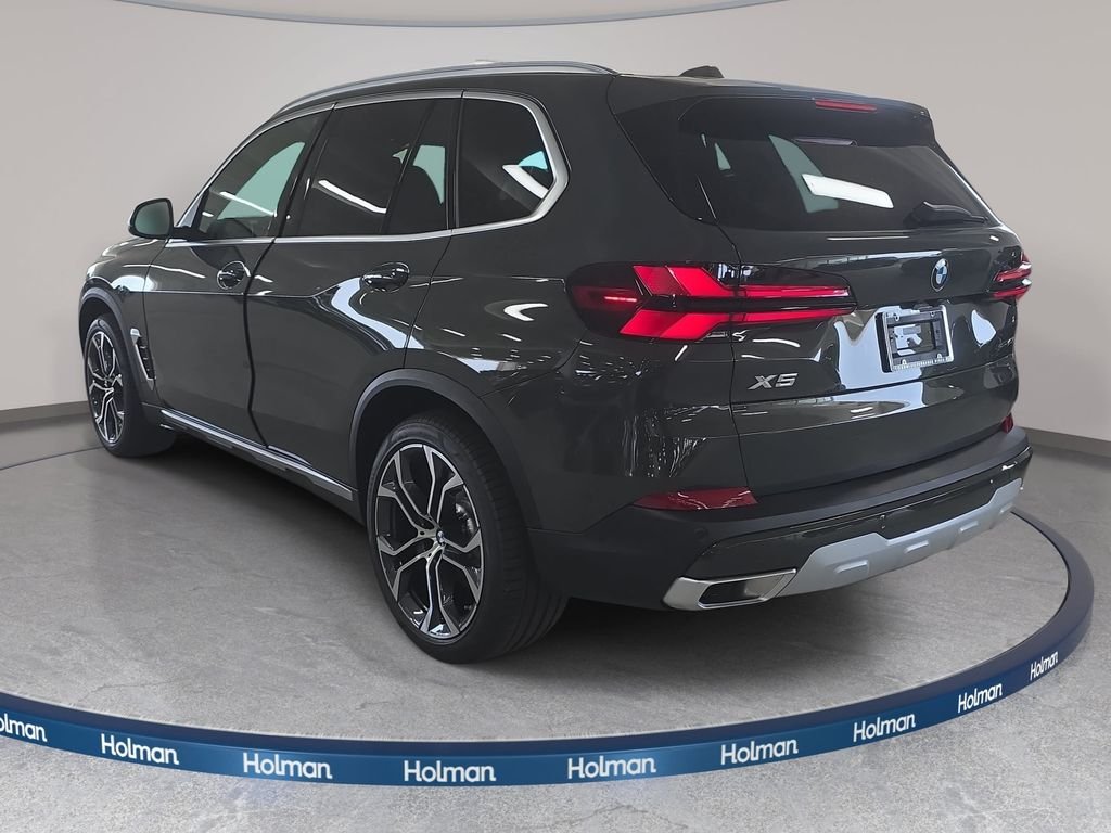 New 2026 Dravit Grey Metallic BMW sDrive40i image 6