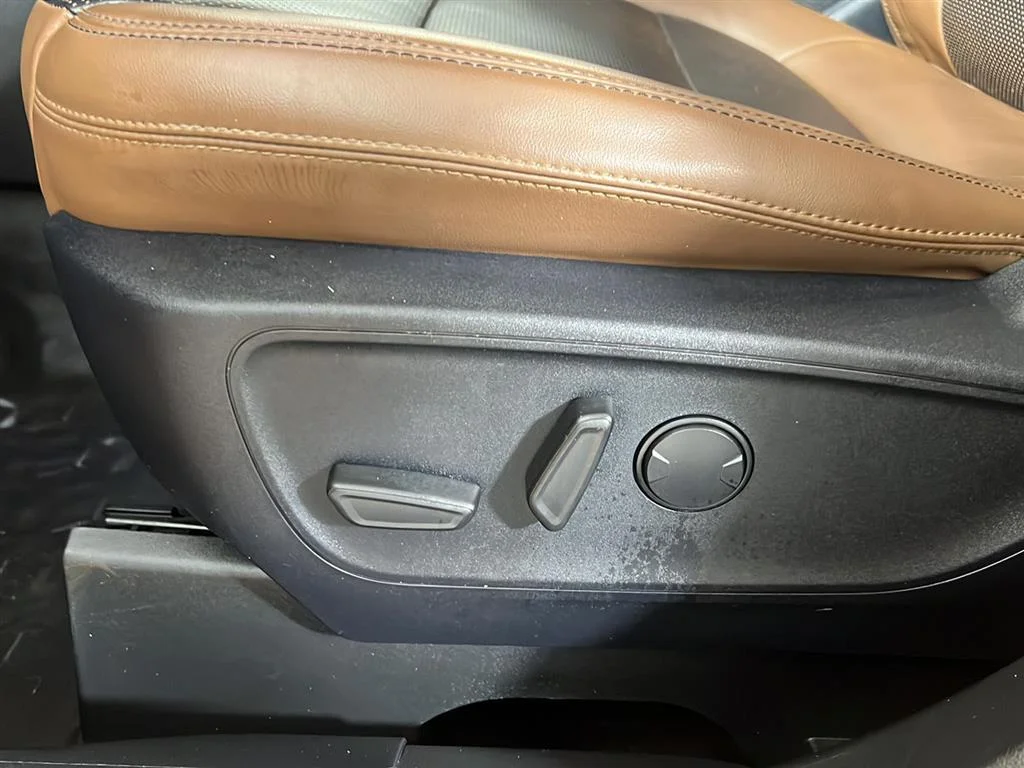 Used 2021 Orange Metallic Ford Badlands image 25