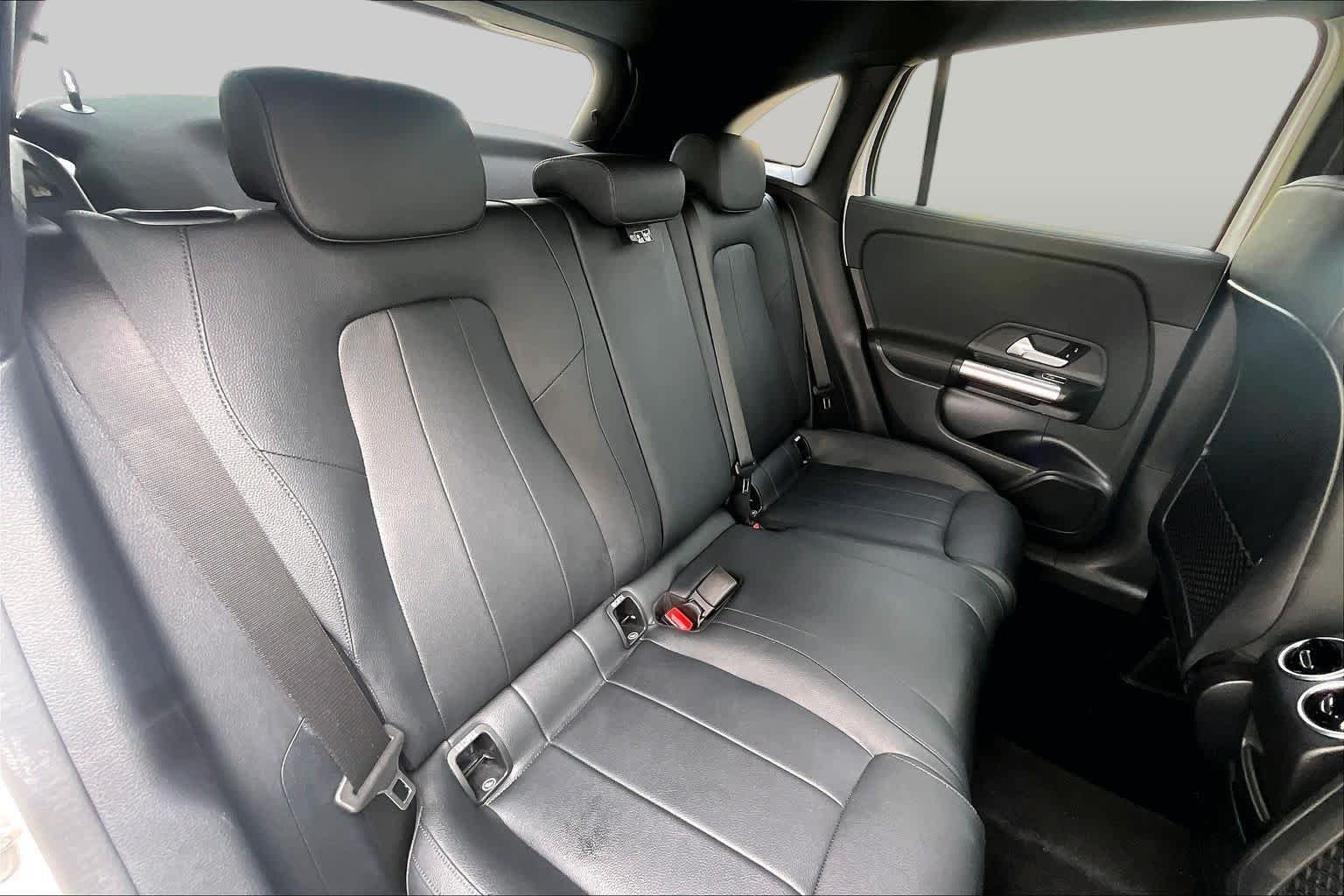 Used 2024 Polar White Mercedes-Benz GLA 250 image 18