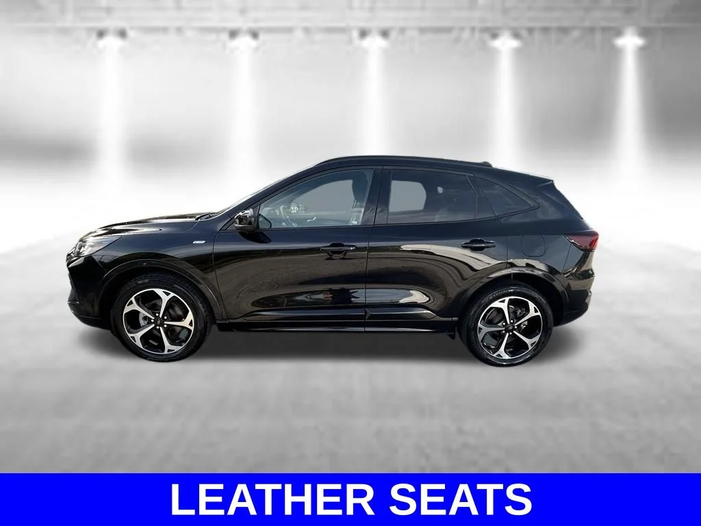 Used 2023 Black Metallic Ford ST-Line Select image 8