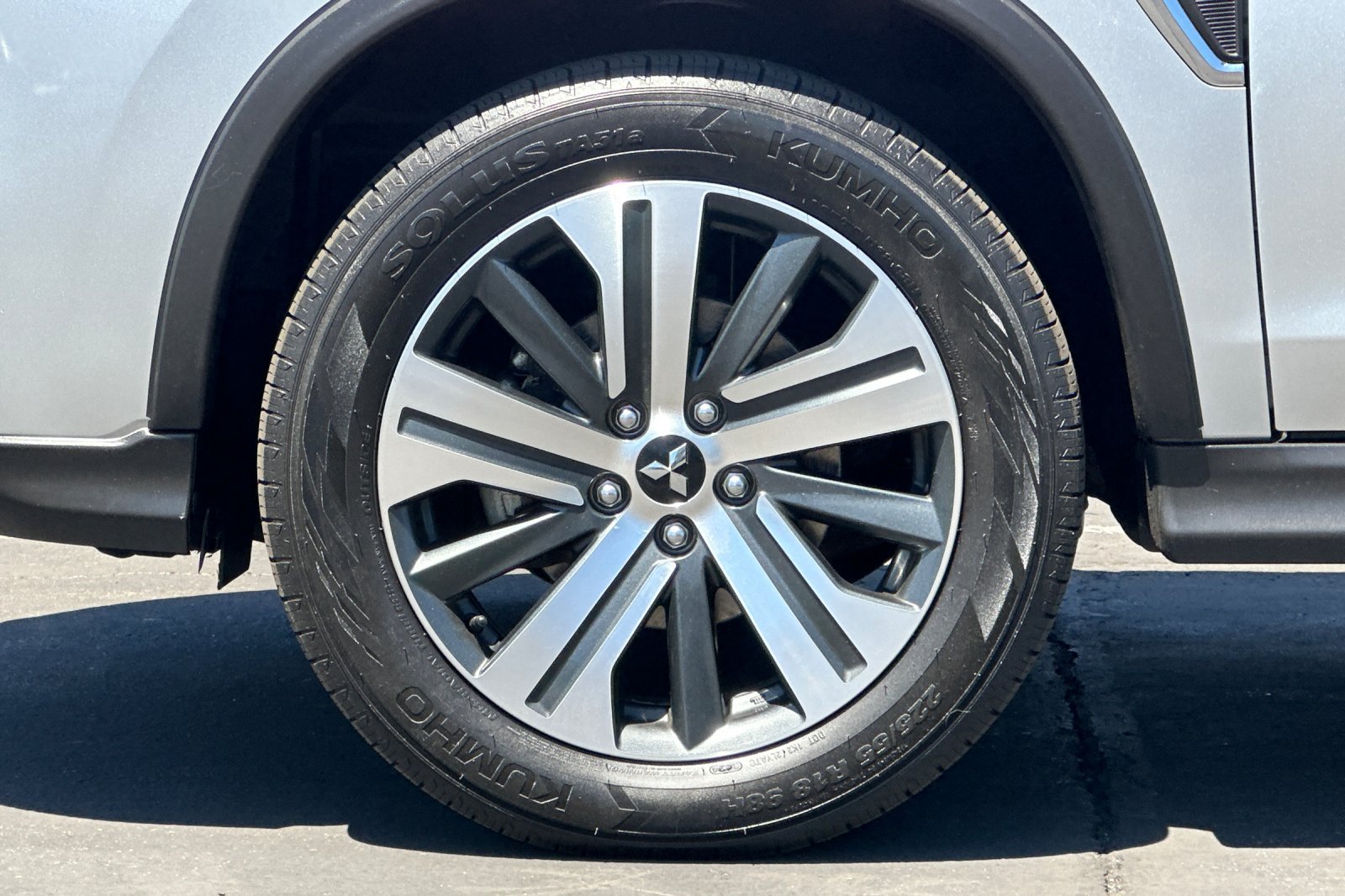 Used 2021 Alloy Silver Metallic Mitsubishi SE image 26