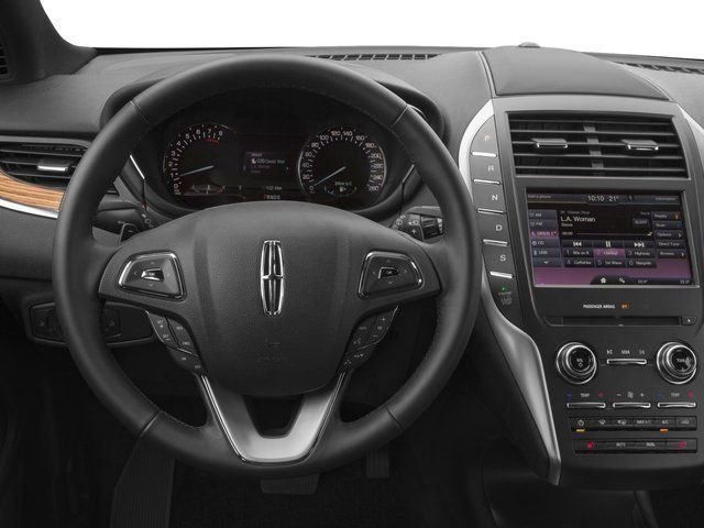 Used 2017 Magnetic Gray Metallic Lincoln Premiere image 7