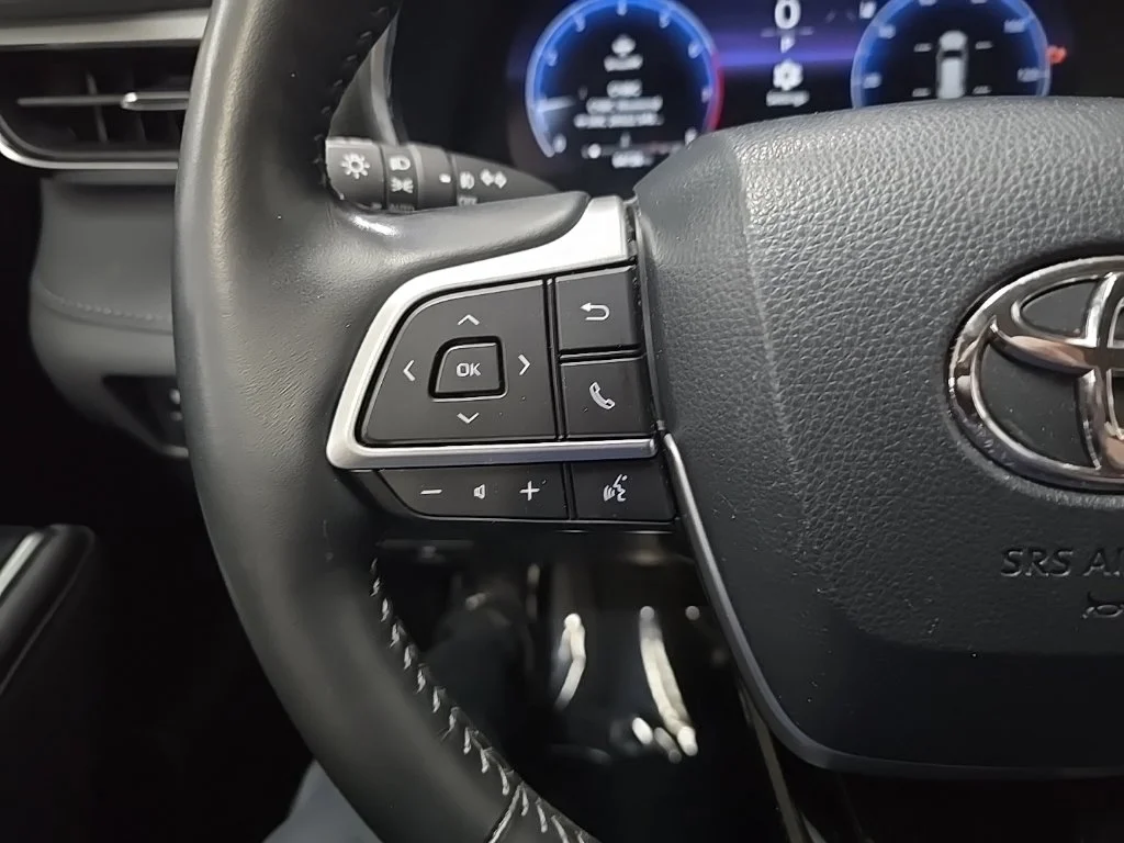 Used 2024  Toyota Platinum image 20