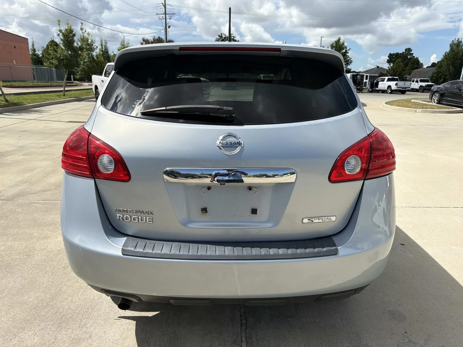 Used 2013 Blue Nissan FWD 4dr S image 6