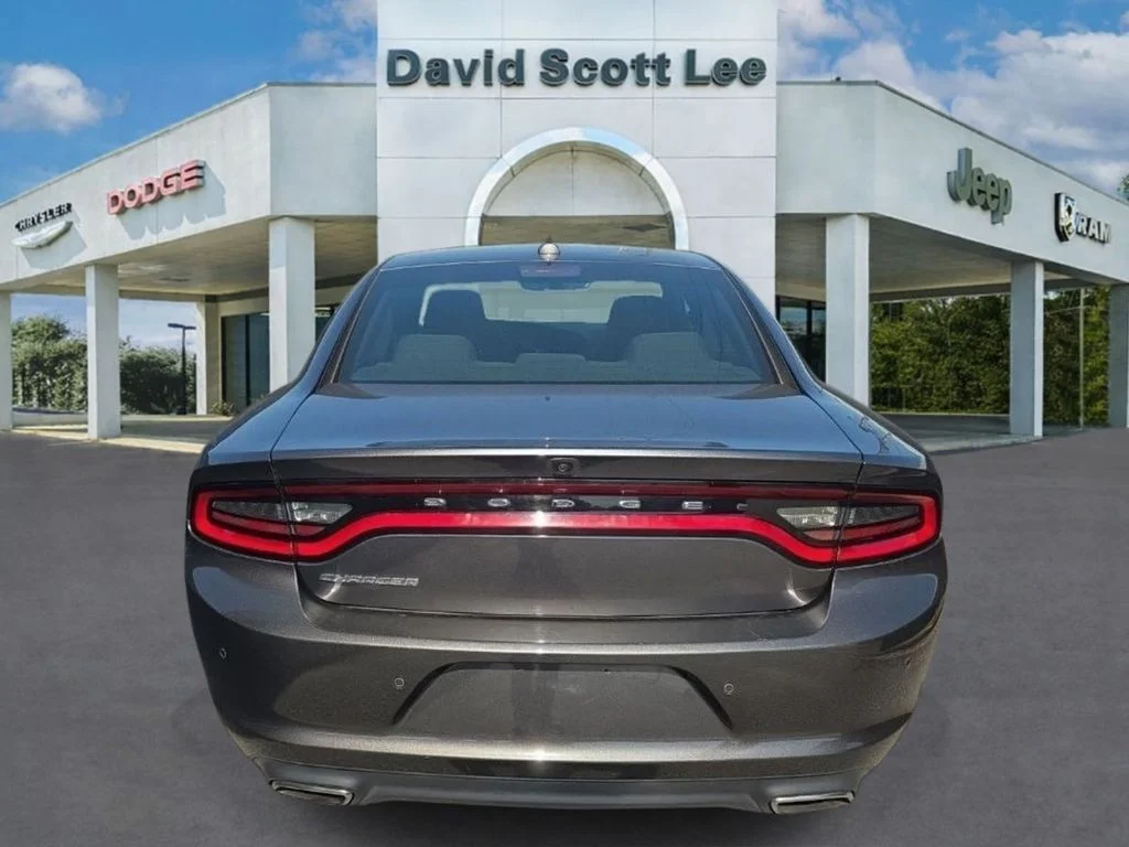 Used 2023 Gray Dodge SXT image 4