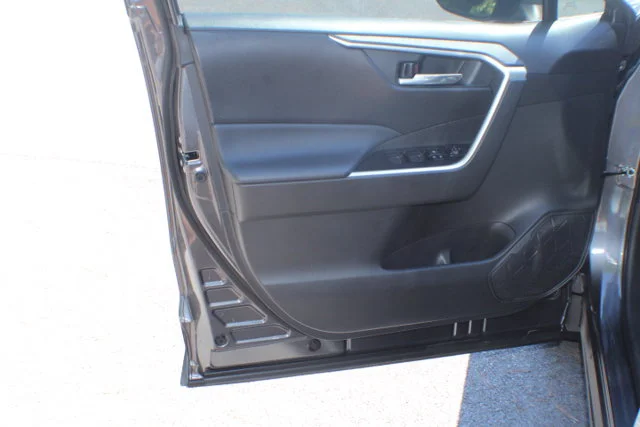 Used 2025 Magnetic Gray Metallic Toyota XLE image 6