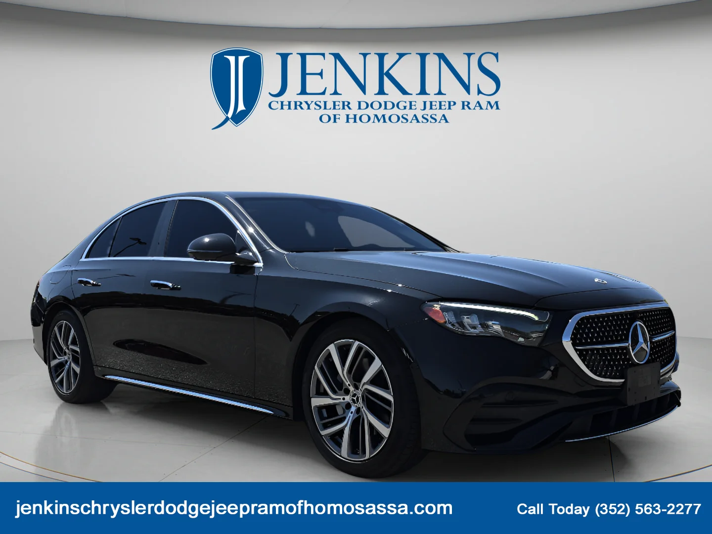 Used 2025 Obsidian Black Metallic Mercedes-Benz E 350 image 12