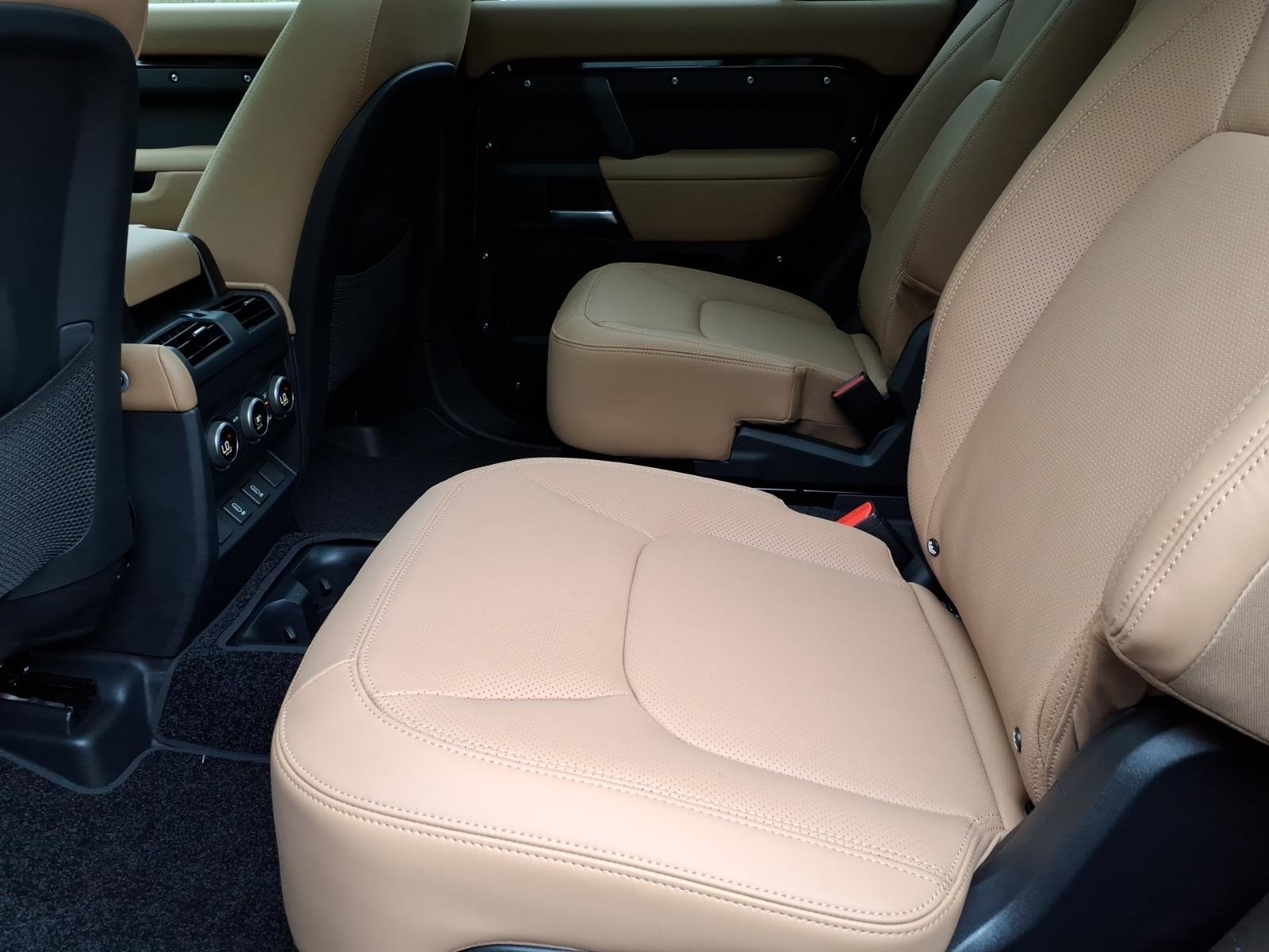 New 2026 Santorini Black LAND ROVER S image 5