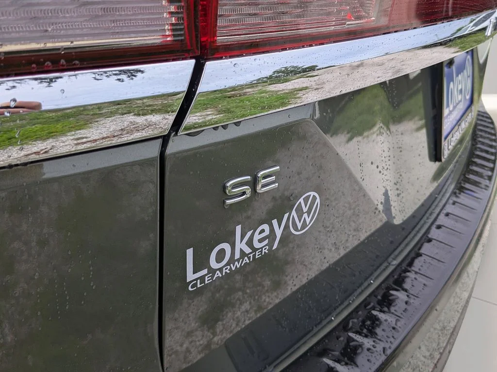 New 2026 Green Volkswagen 2.0T SE w/Technology image 9