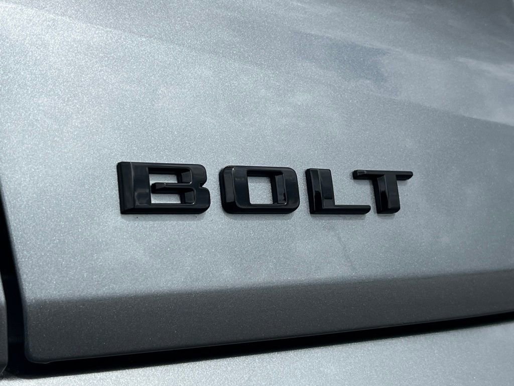 2027 Chevrolet Bolt LT - Photo 10
