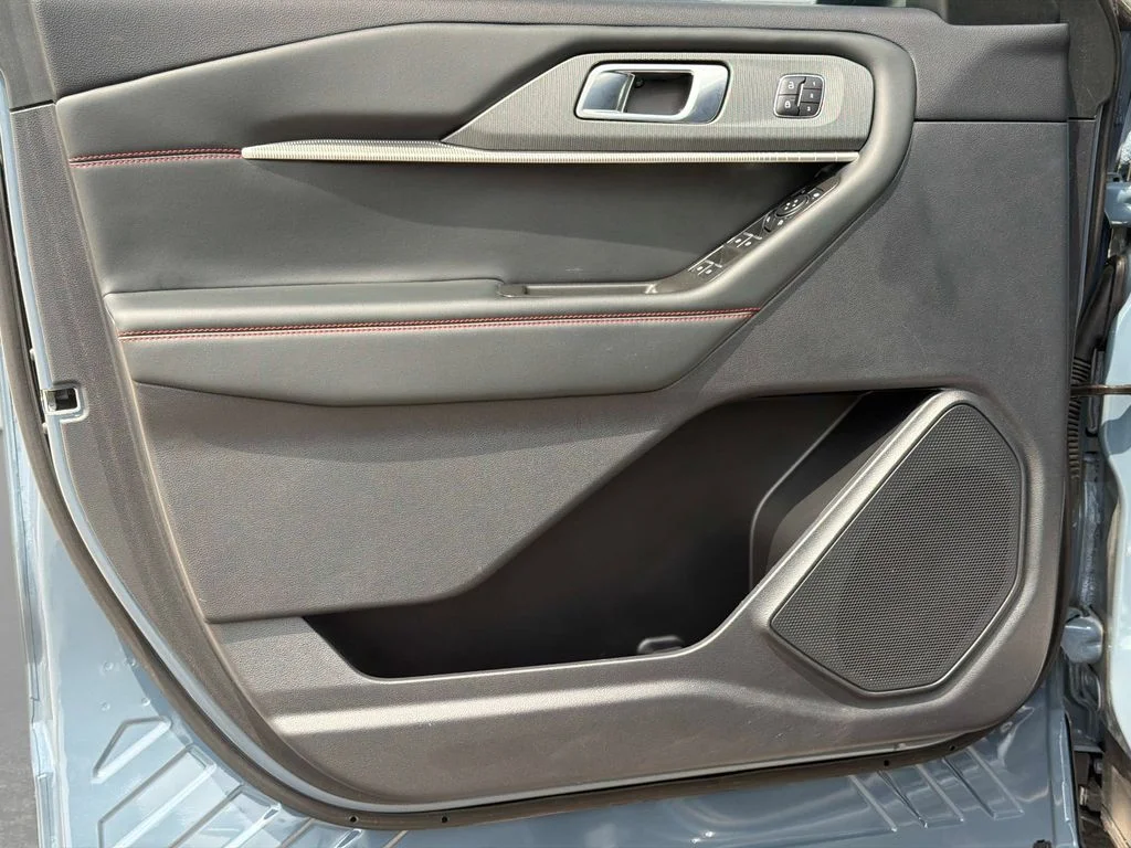 Used 2025 Vapor Blue Ford ST-Line image 19