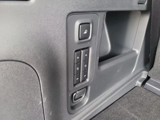 Used 2025 Silver Ford Platinum image 12