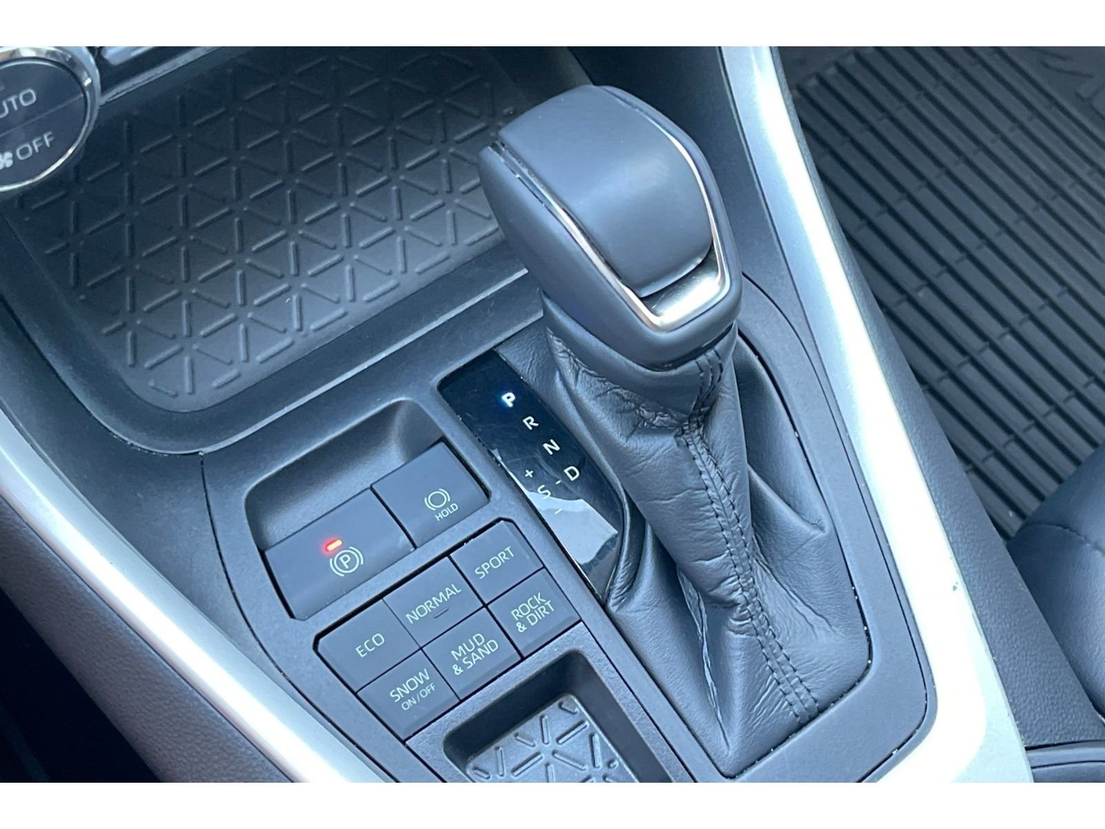 Used 2022 Lunar Rock Toyota XLE Premium image 33