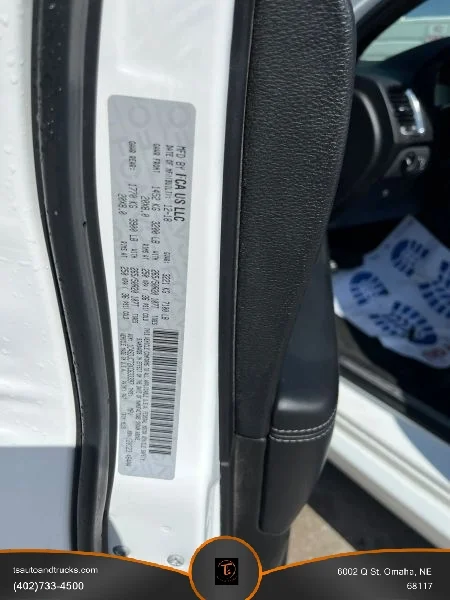 Used 2019 White Dodge R/T Sport Utility 4D image 29