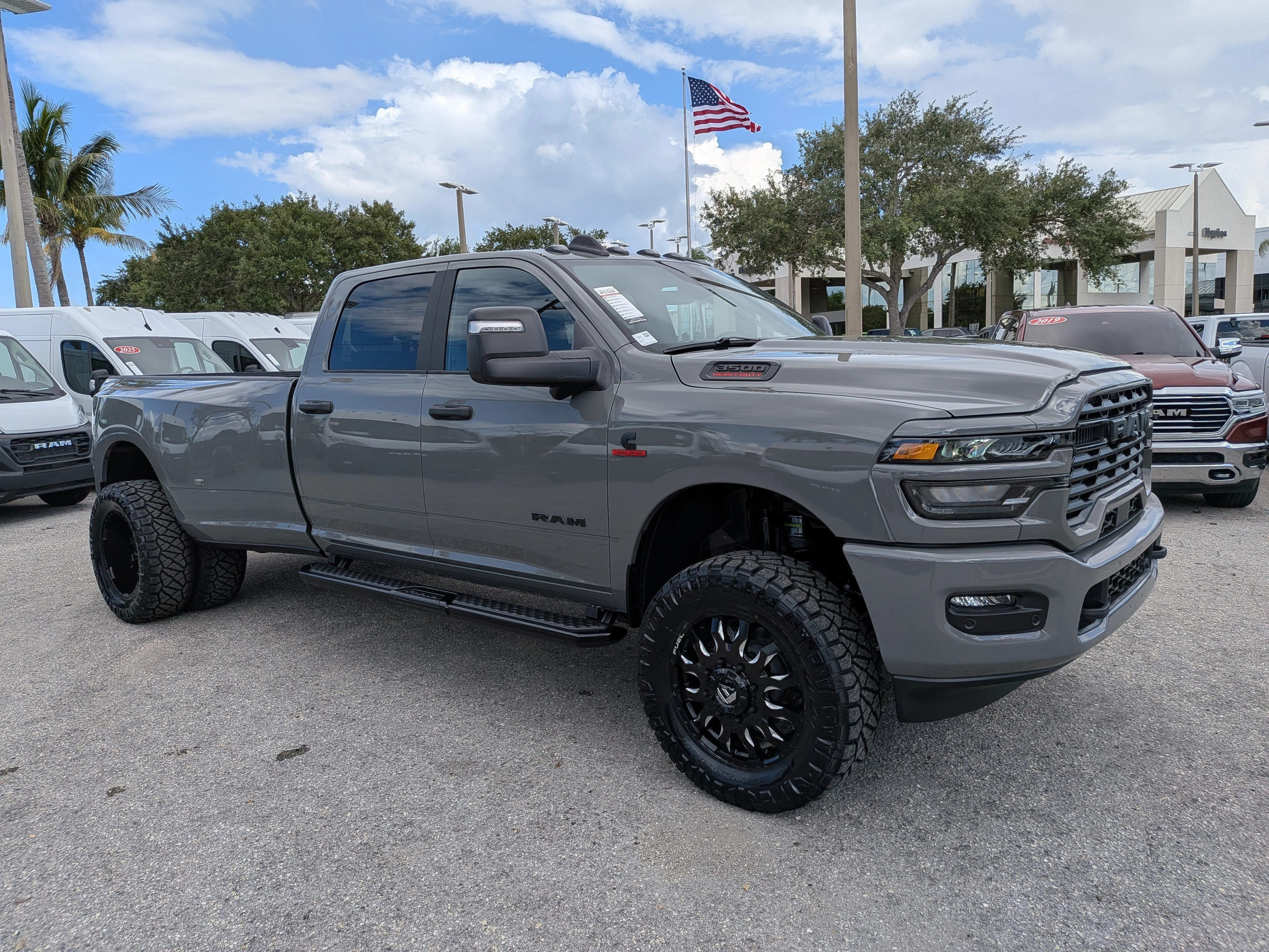 New 2026 Ceramic Gray Clear-Coat Exterior Paint RAM Big Horn image 2