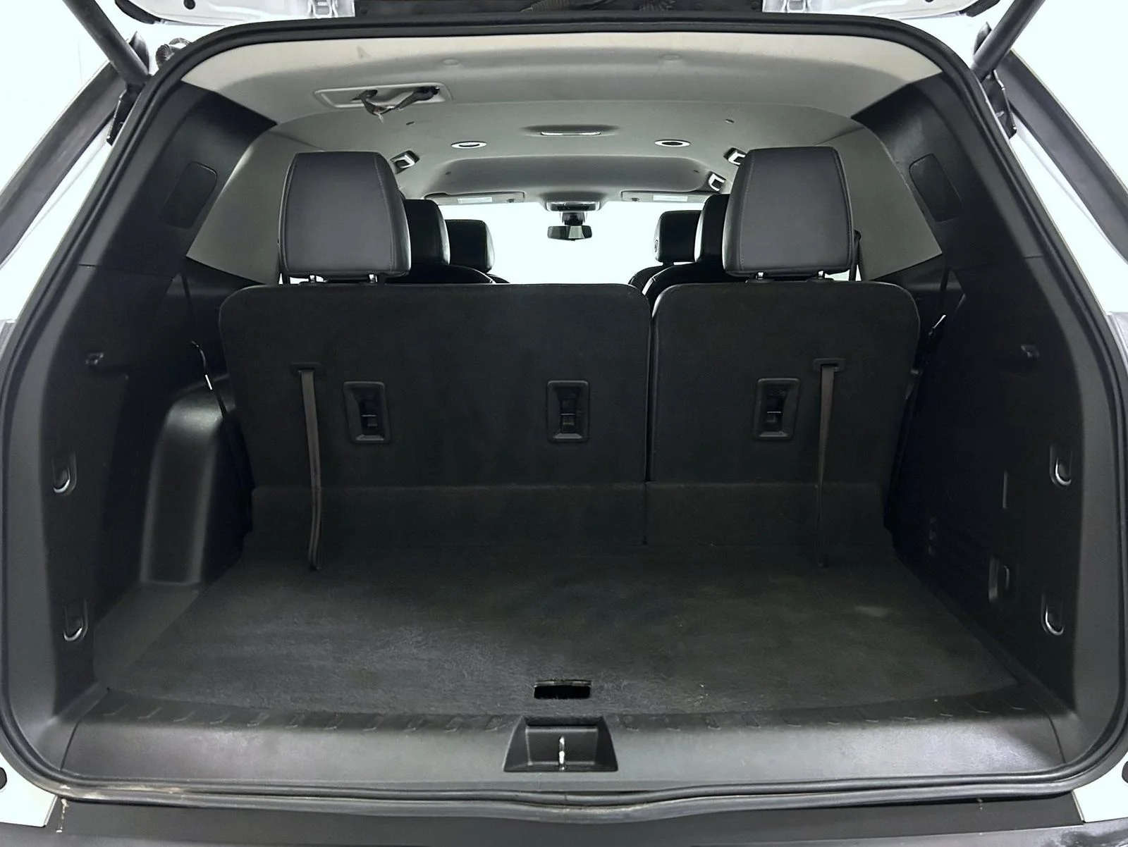 Used 2019 White Chevrolet 3LT image 22