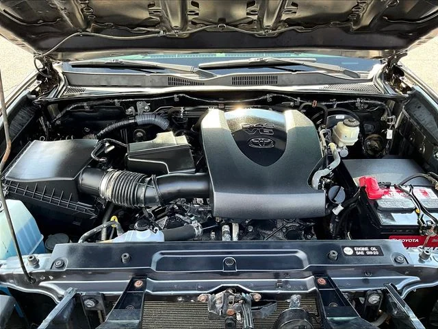 Used 2016 Gray Toyota SR5 image 35