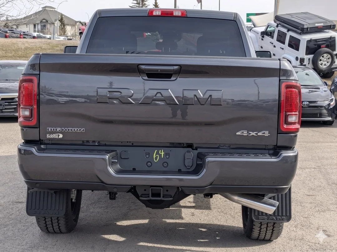 New 2026 Blue RAM Big Horn - - 4x4 - Night Edition - Big Horn Lvl 1 Plus Grp - 5th Wheel/Gooseneck Prep & More! image 7
