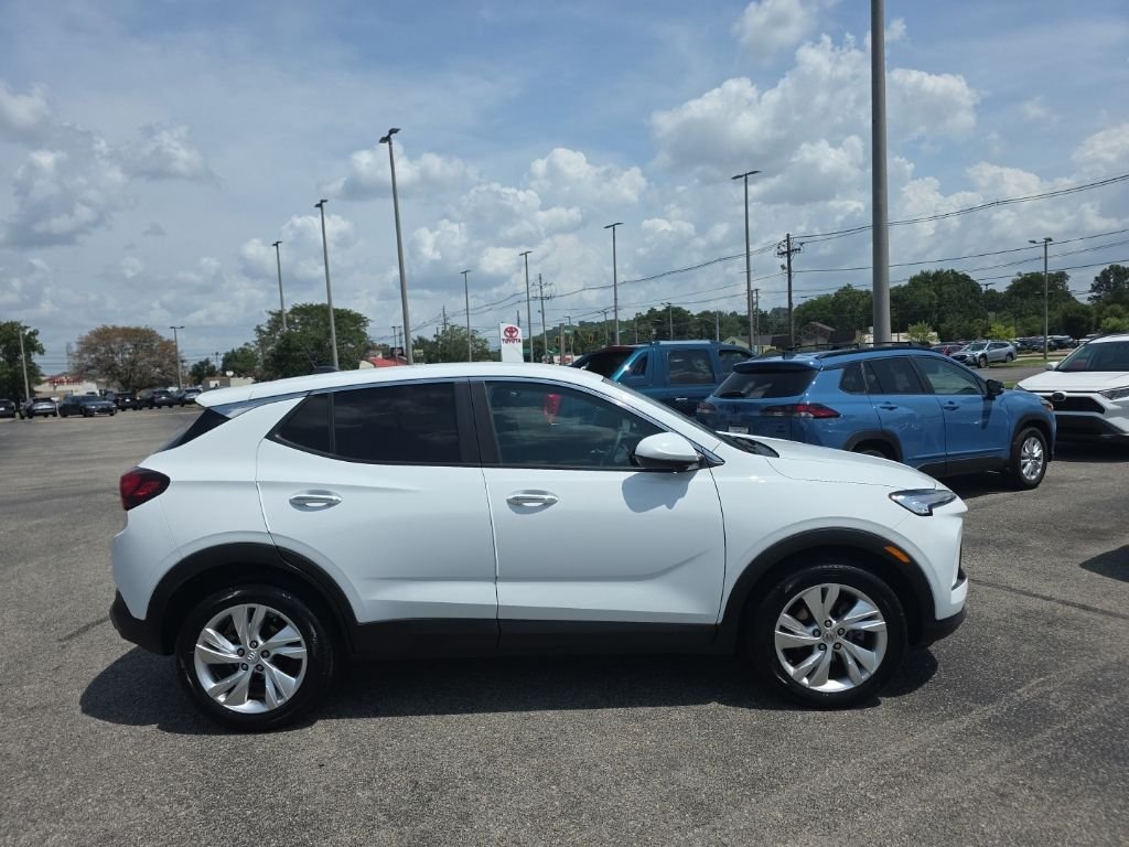 Used 2025 White Buick Preferred image 3