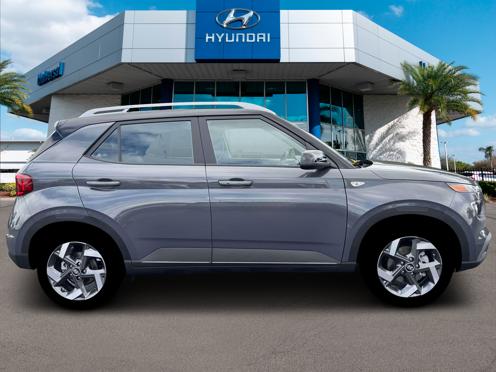 New 2026 Gray Hyundai SEL w/Two-Tone Roof image 9