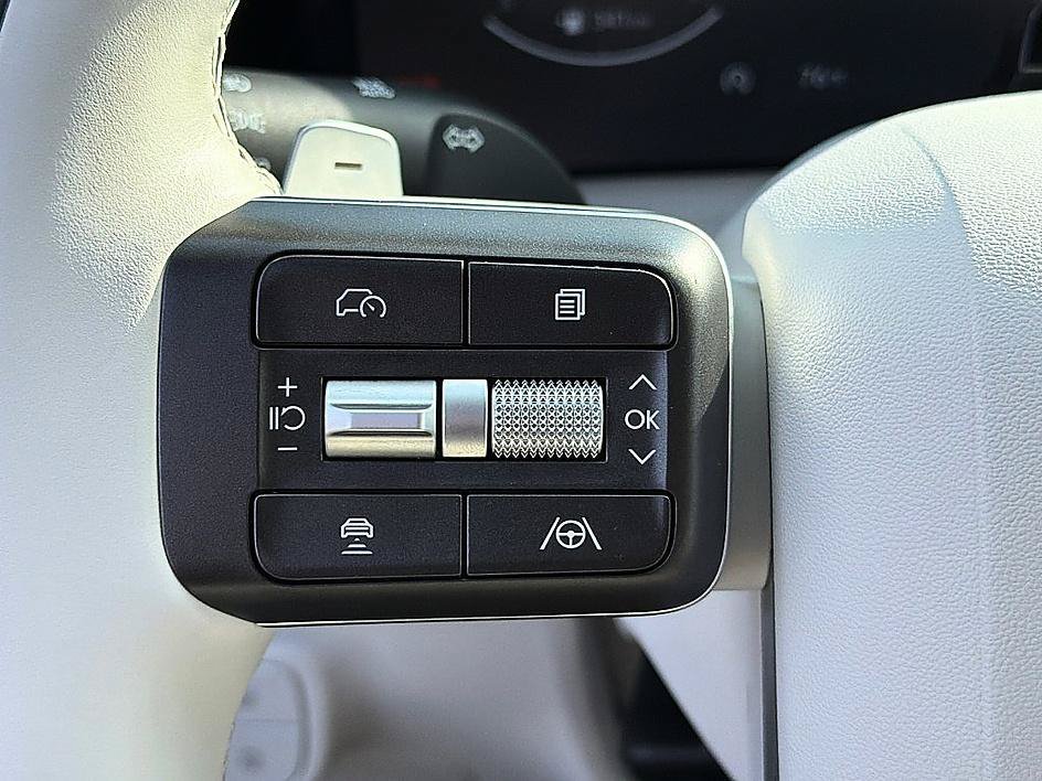 Used 2026 Creamy White Pearl Hyundai Calligraphy image 17