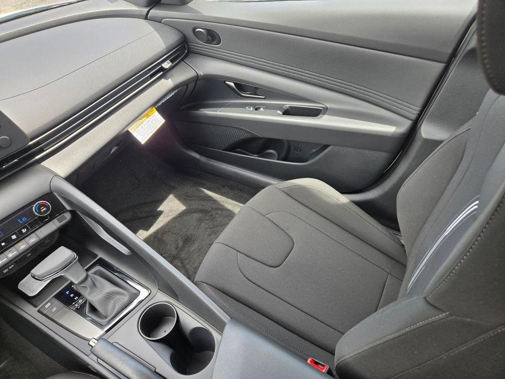 New 2026 White Hyundai SEL Sport image 18