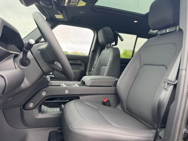 New 2026 Santorini Black Land Rover S image 14