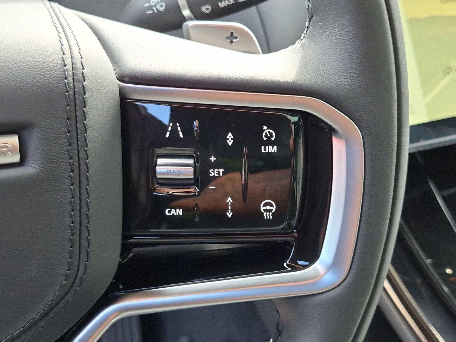 New 2027 Santorini Black Land Rover SE image 20
