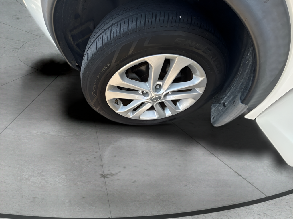 Used 2013 White Nissan SL image 36