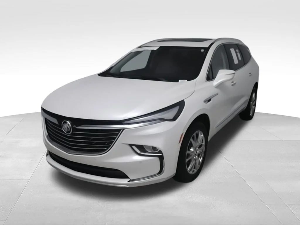 Used 2023 White Buick Essence image 5