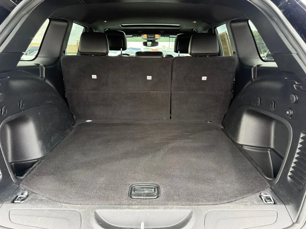 Used 2022 Black Jeep Limited image 22