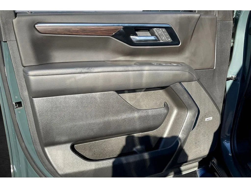 Used 2025 Cypress Gray Chevrolet Z71 image 16