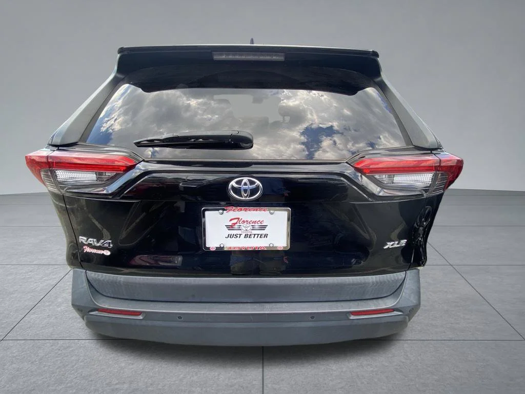 Used 2023 Black Toyota XLE Premium image 11